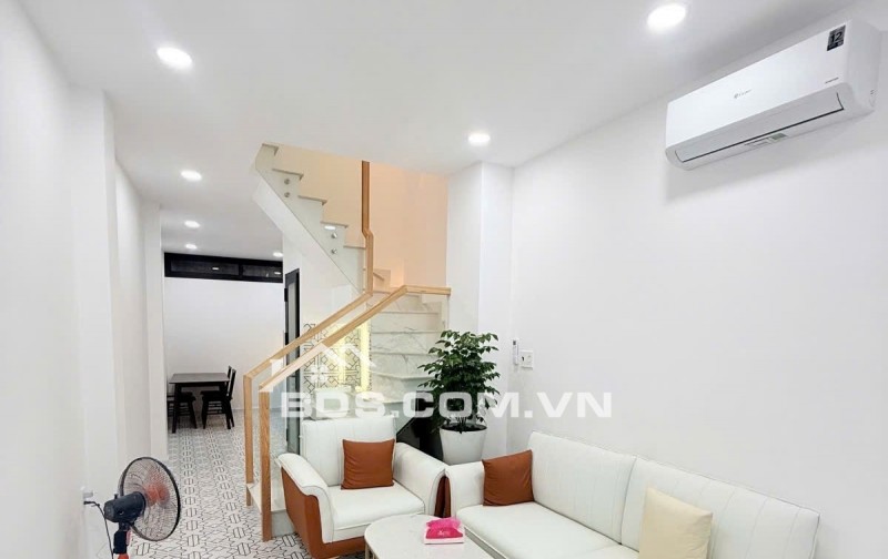 Nhà đẹp 3 Tầng, HXH Đỗ cửa Đặng Văn Ngữ P10 Phú Nhuận, 3.5x11m, CN 34m2, 3PN. Chỉ  7.3 tỷ.